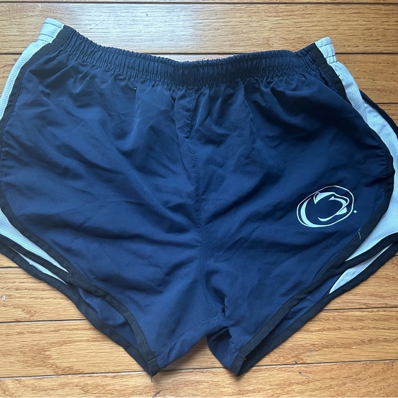 Short athletic shorts - Picture 1 of 8